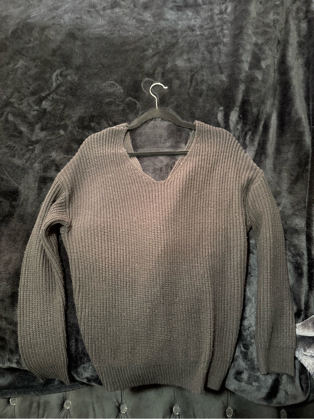 Women’s V-Neck Cross BackKnit Sweater - Black